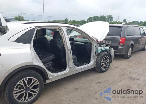 2020 Ford Escape Sel z USA, uszkodzony, nr VIN 1FMCU0H61LUA30367